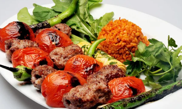 Kebab di pomodori