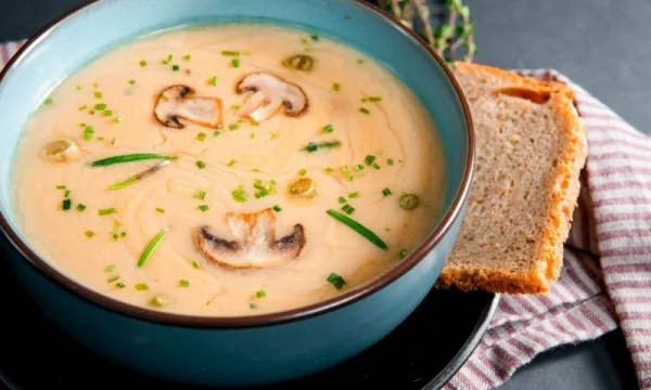 Sopa de champiñones